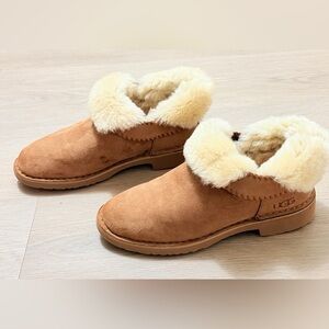 UGG Australia Chestnut Sheepskin Suede Ankle Boots Cozy Winter Booties Size 7